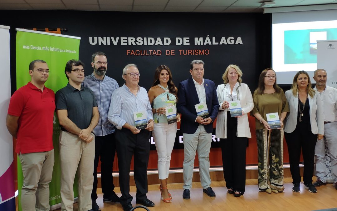 Miembros de la asociación participan en la publicación de la primera guía de Iniciación al turismo científico de España